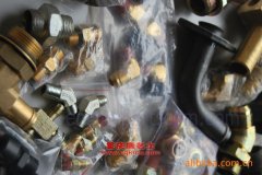 北方奔馳ND5231CXYZ倉柵式運輸車用的濰柴WD615.56發動機的配件及保養