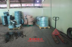 陸暢ACG5310GFL粉粒物料運輸車用的中國重汽WD615.62發動機的保養及配件