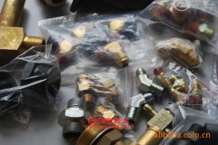 匡山JKQ3311A自卸汽車用的濰柴WD615.69發動機的配件及大修